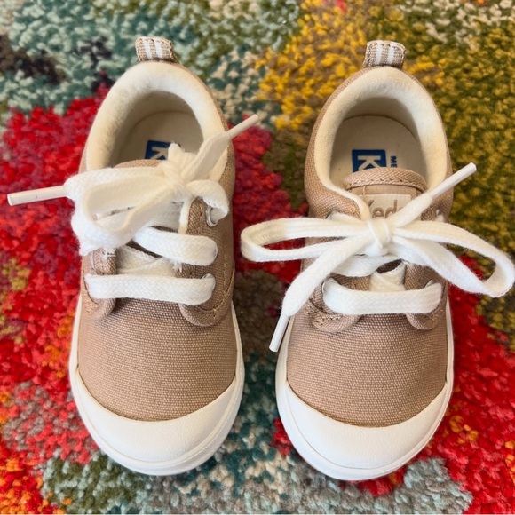 Keds Kids Beige Canvas Sneakers with White Laces - Picture 1 of 1